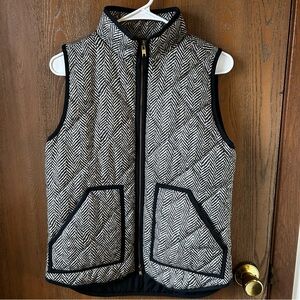 J Crew Vest Womens XS Black White Herringbone Puffer Quilted Down Feather